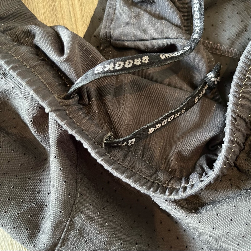 Brooks Running Shorts Sz XS - Picture 6 of 9